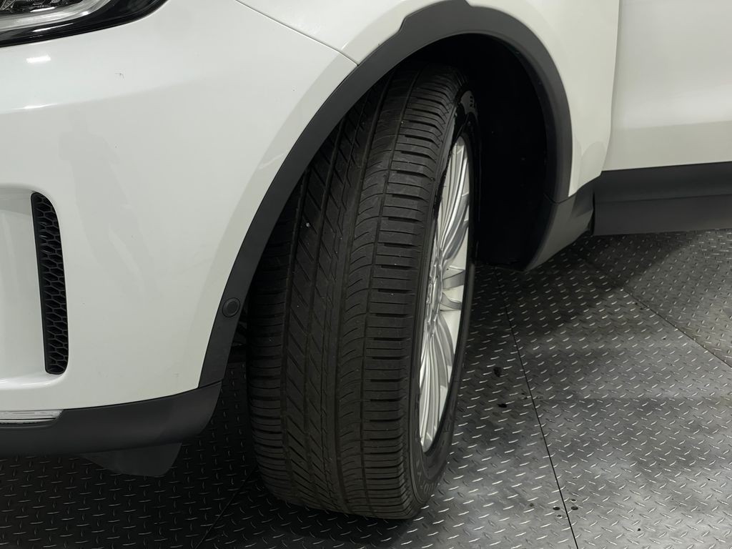 2018 Land Rover Discovery Image 39