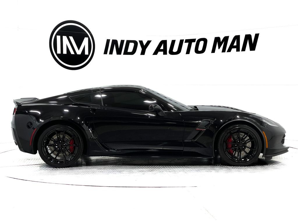 2017 Chevrolet Corvette Image 3