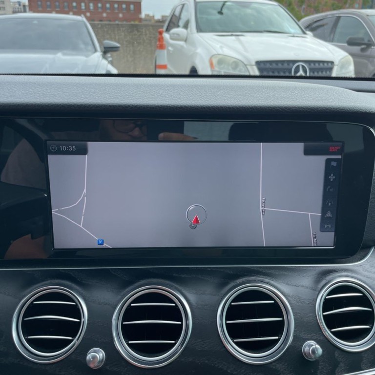 2017 Mercedes-Benz E-Class Image 14
