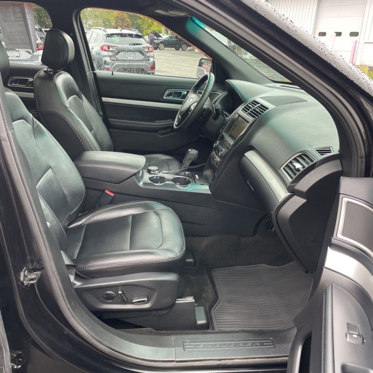 2016 Ford Explorer Image 9