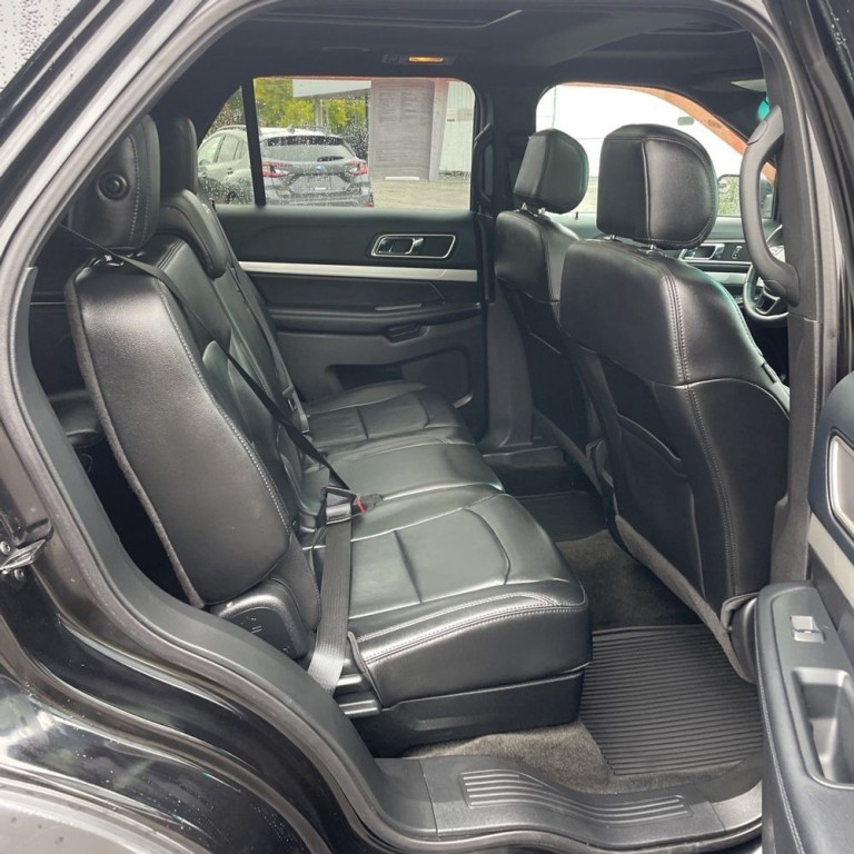 2016 Ford Explorer Image 16