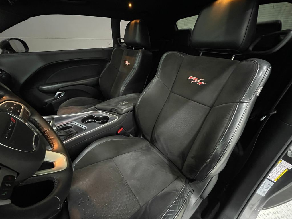 2016 Dodge Challenger Image 15