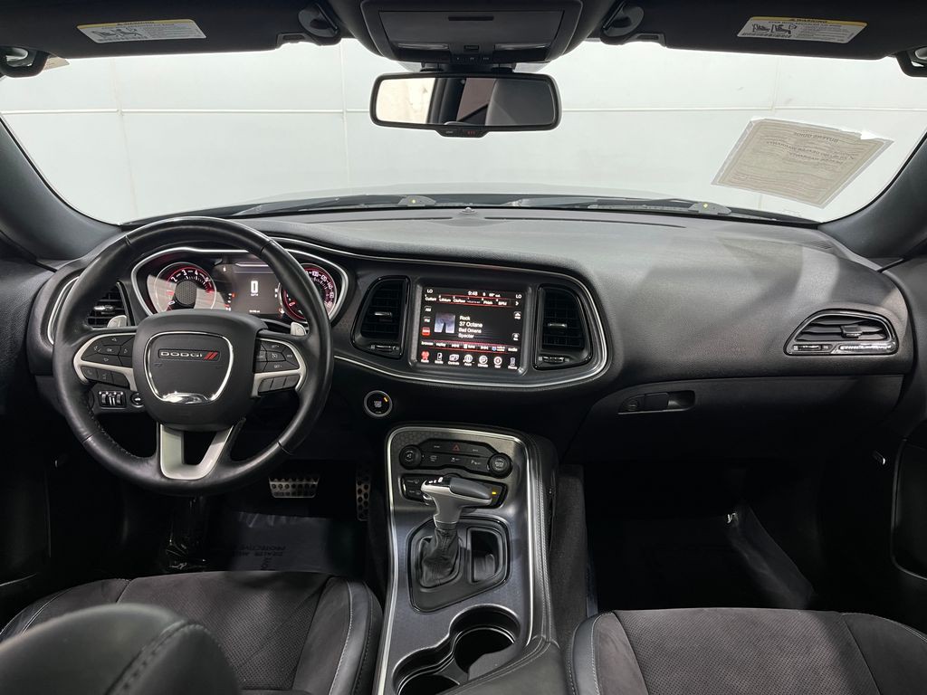 2016 Dodge Challenger Image 19