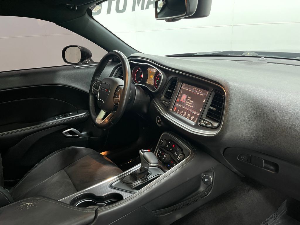 2016 Dodge Challenger Image 20
