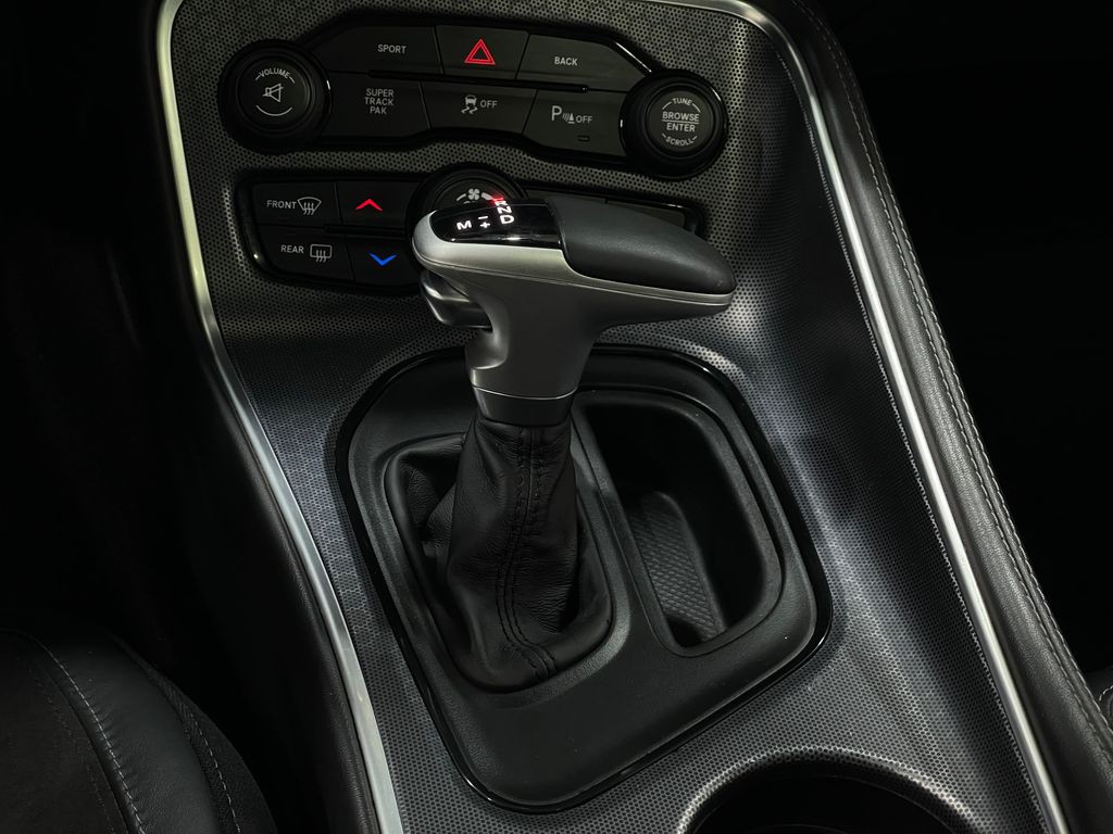 2016 Dodge Challenger Image 29