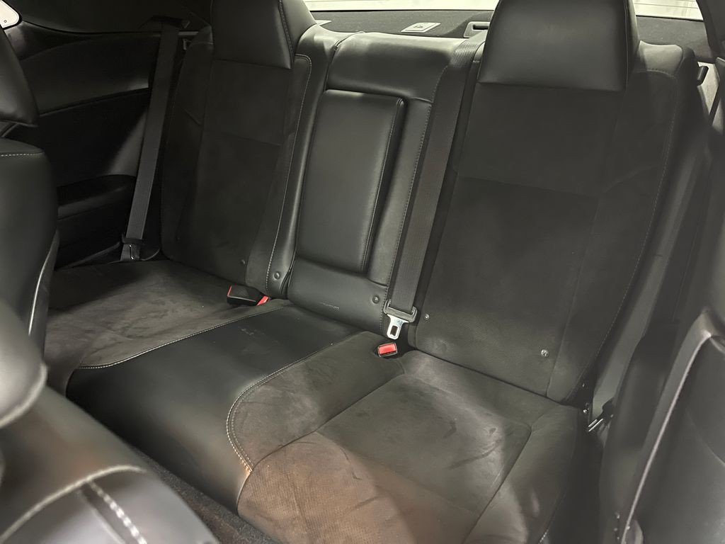 2016 Dodge Challenger Image 30