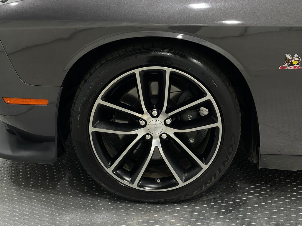 2016 Dodge Challenger Image 33