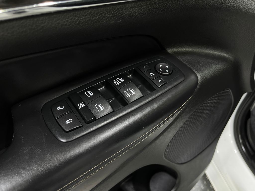 2016 Jeep Grand Cherokee Image 17