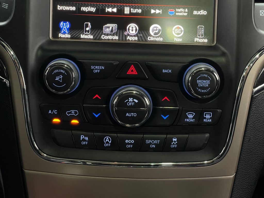 2016 Jeep Grand Cherokee Image 26