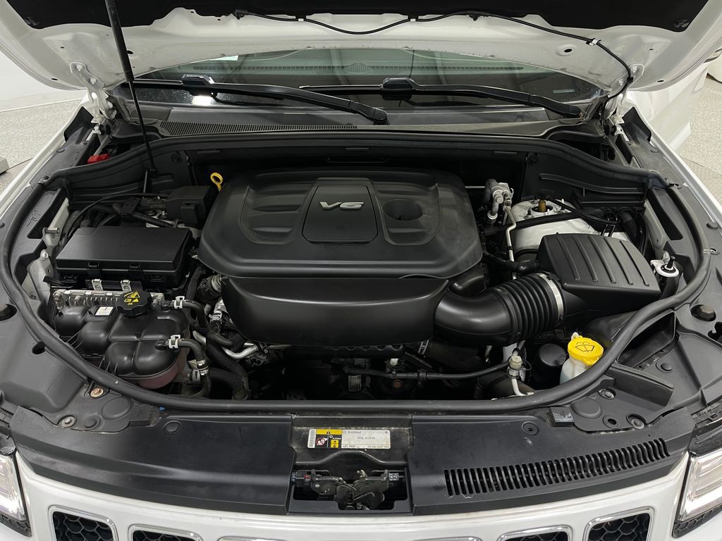 2016 Jeep Grand Cherokee Image 28