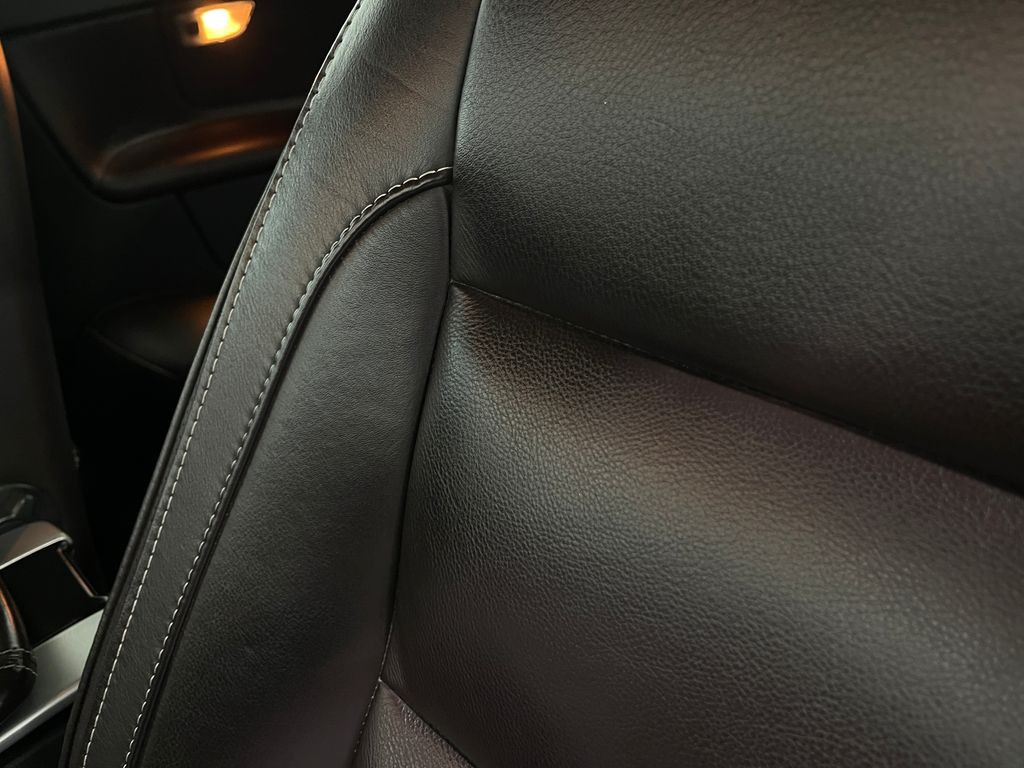 2013 Volvo C70 Image 16