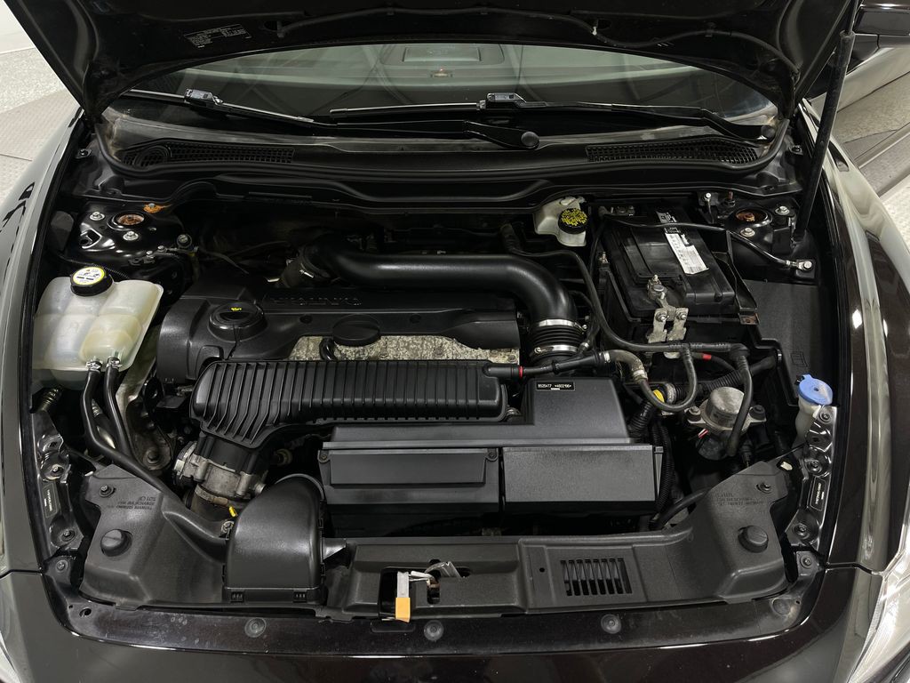 2013 Volvo C70 Image 24