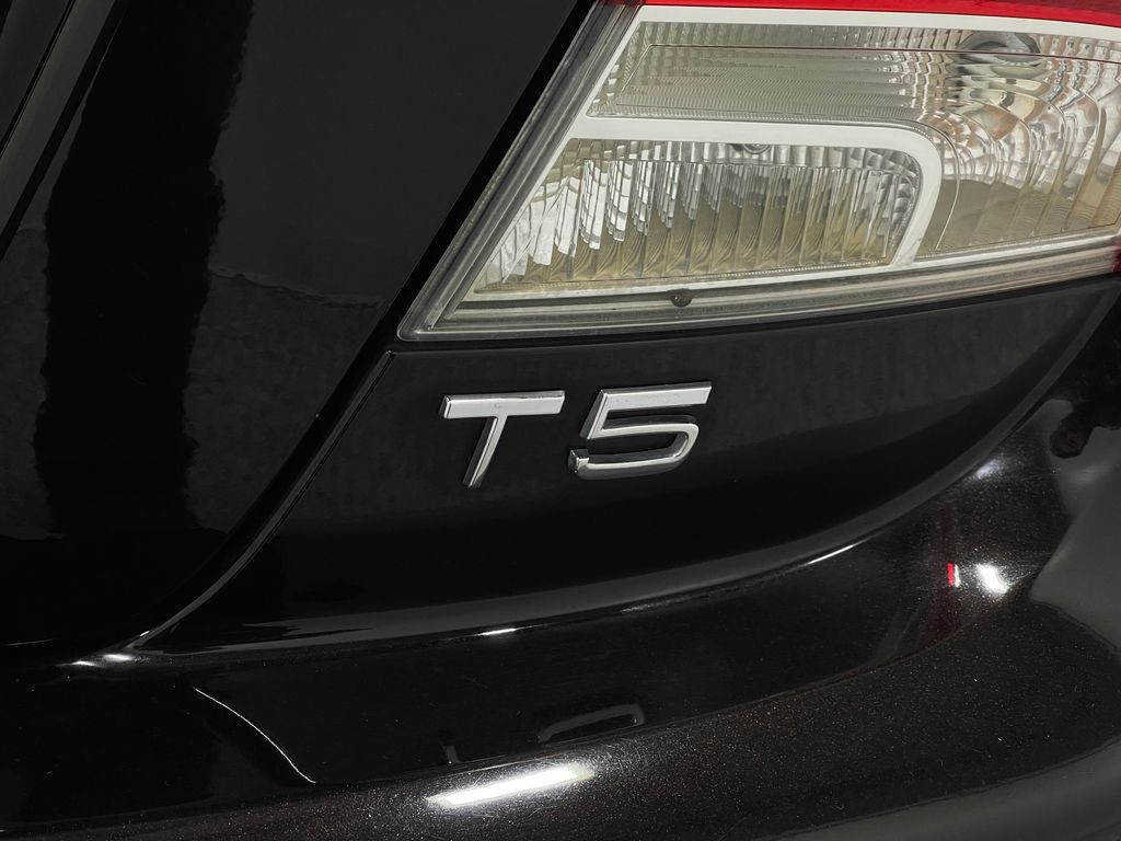 2013 Volvo C70 Image 37