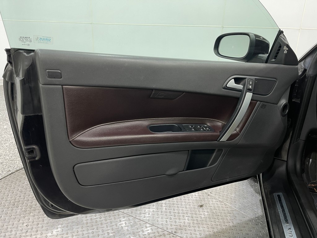 2013 Volvo C70 Image 13