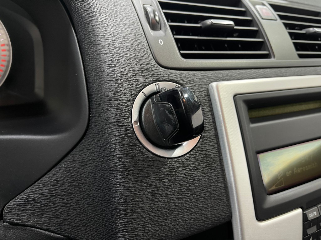 2013 Volvo C70 Image 19