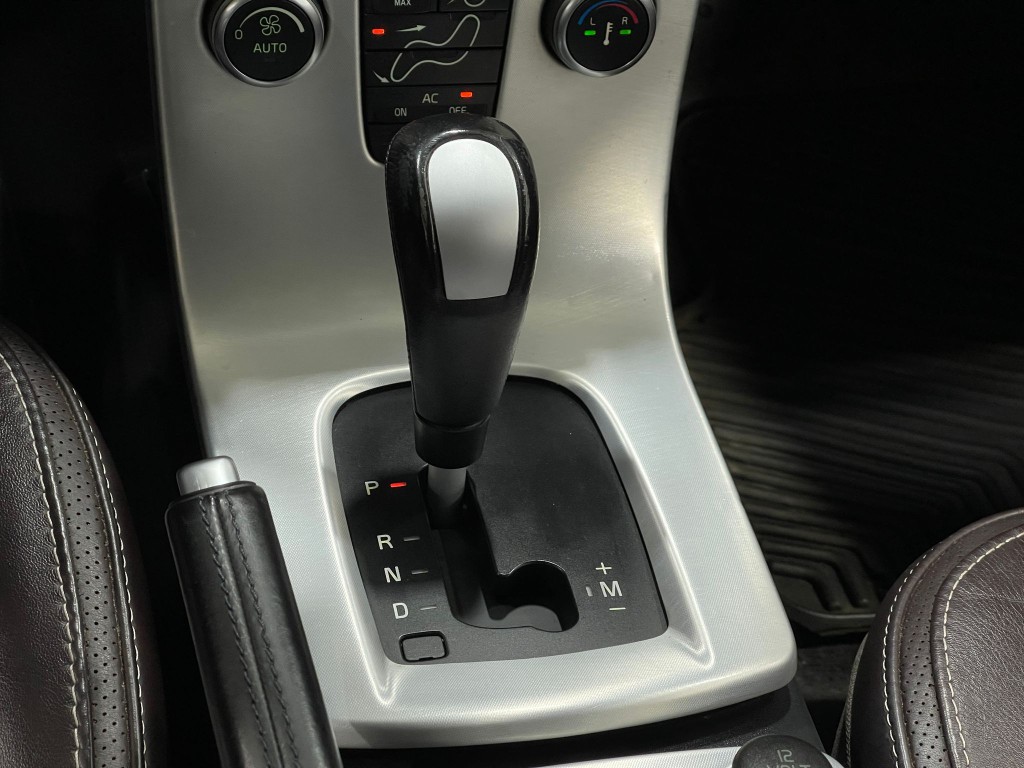 2013 Volvo C70 Image 26