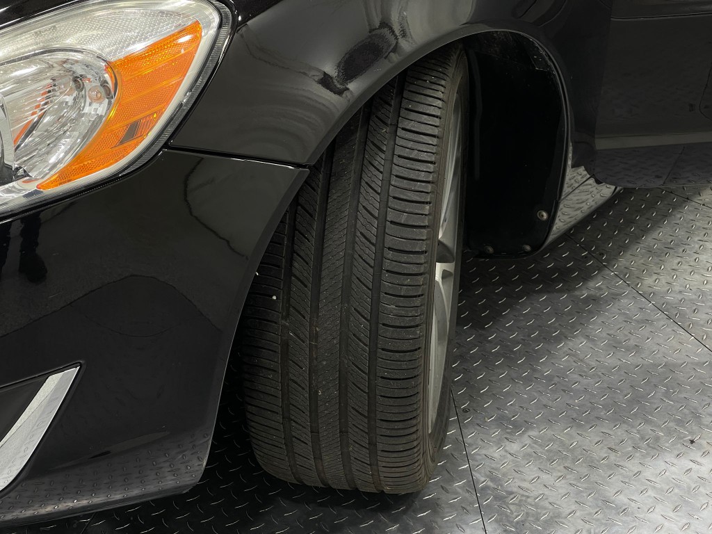 2013 Volvo C70 Image 33