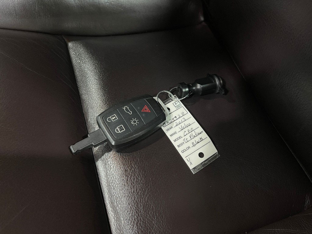 2013 Volvo C70 Image 34