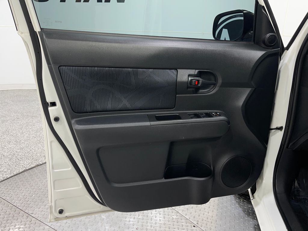 2012 Scion xB Image 12