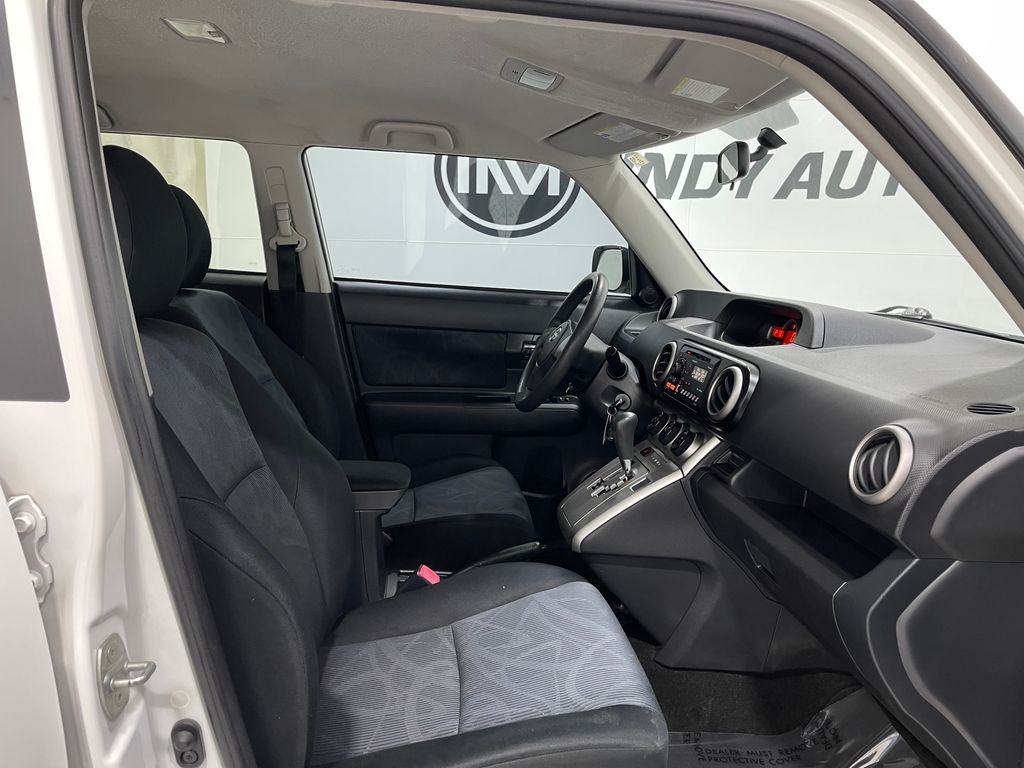 2012 Scion xB Image 28