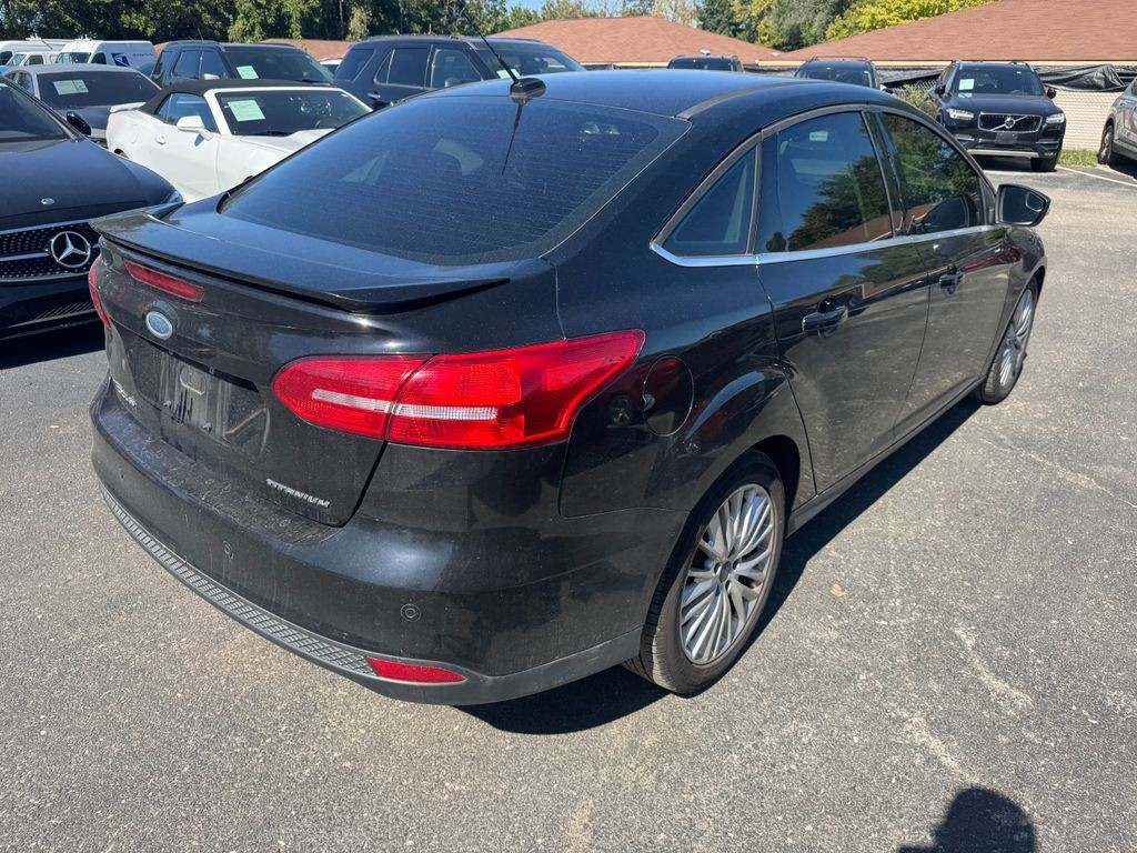 2017 Ford Focus Image 3