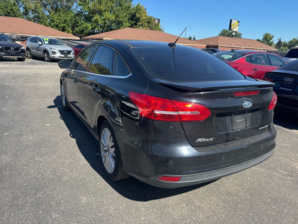 2017 Ford Focus Image 4