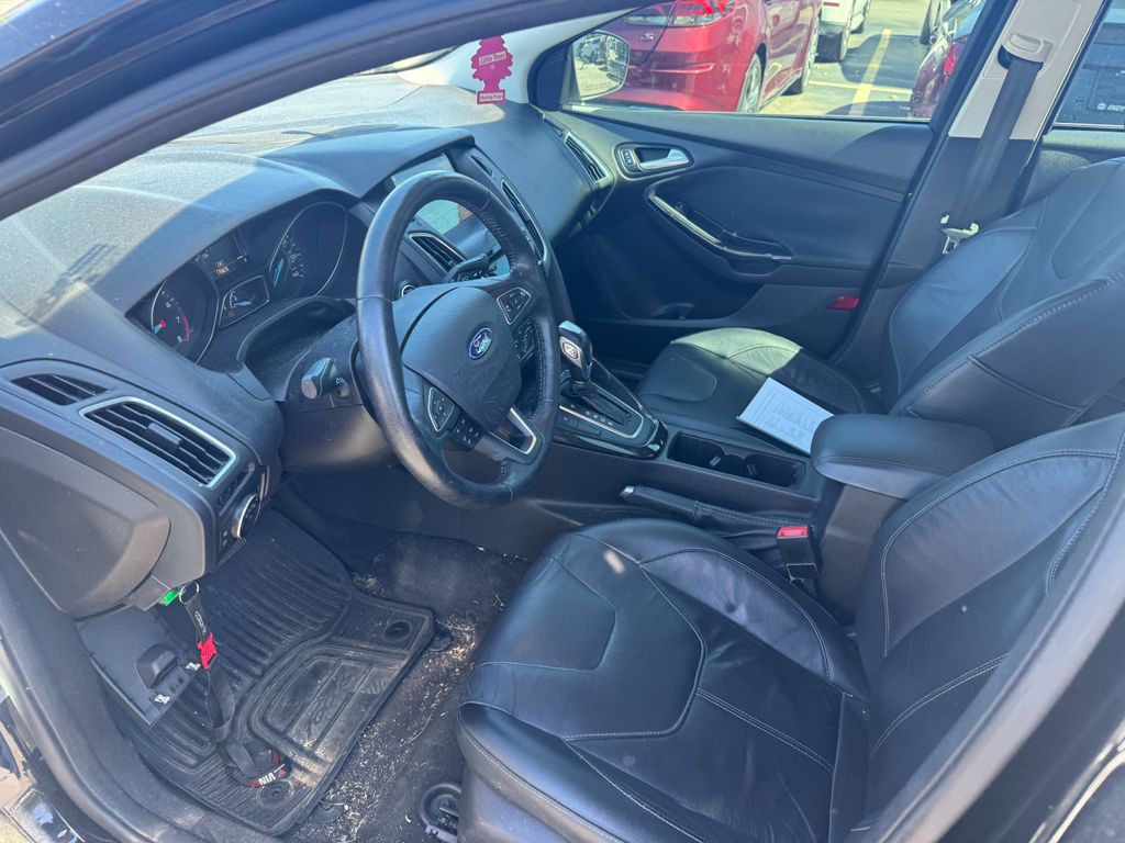 2017 Ford Focus Image 5