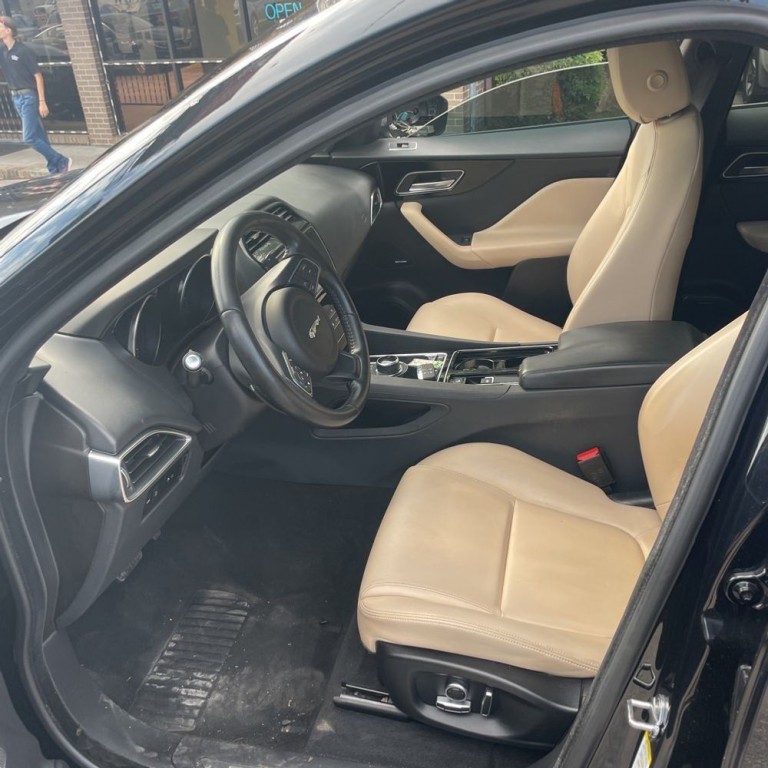 2020 Jaguar F-PACE Image 7