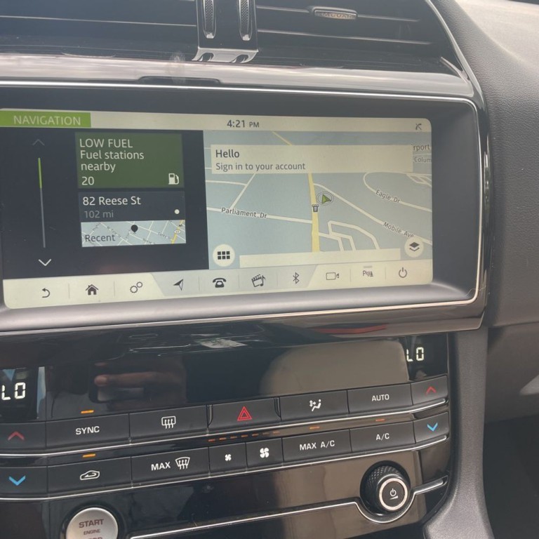 2020 Jaguar F-PACE Image 12