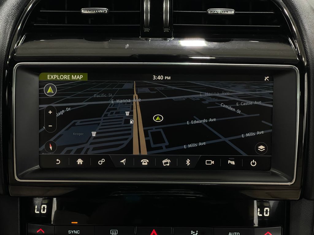 2020 Jaguar F-PACE Image 10