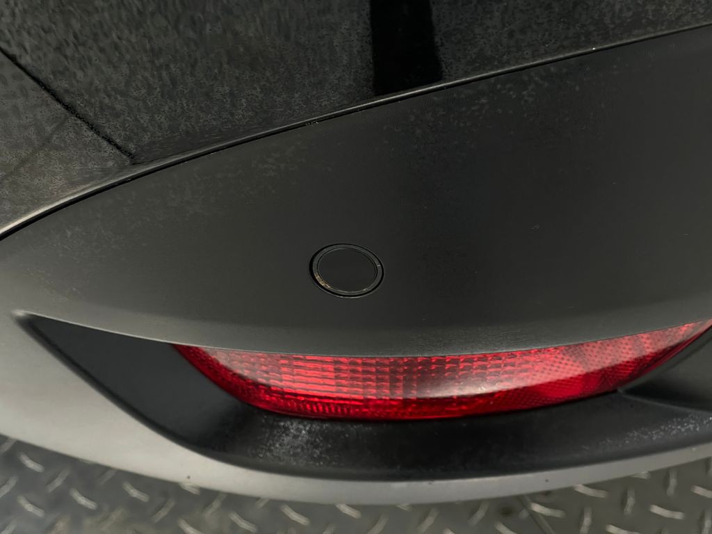 2020 Jaguar F-PACE Image 13