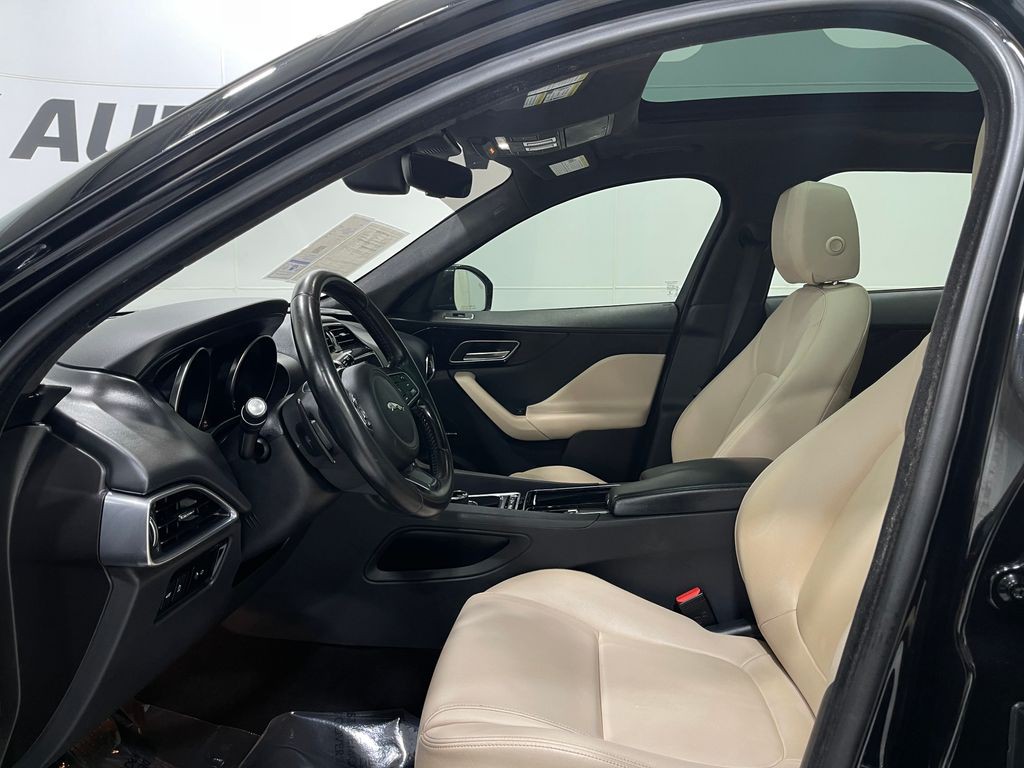 2020 Jaguar F-PACE Image 14