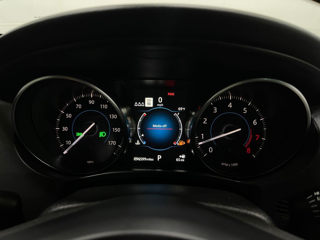 2020 Jaguar F-PACE Image 24