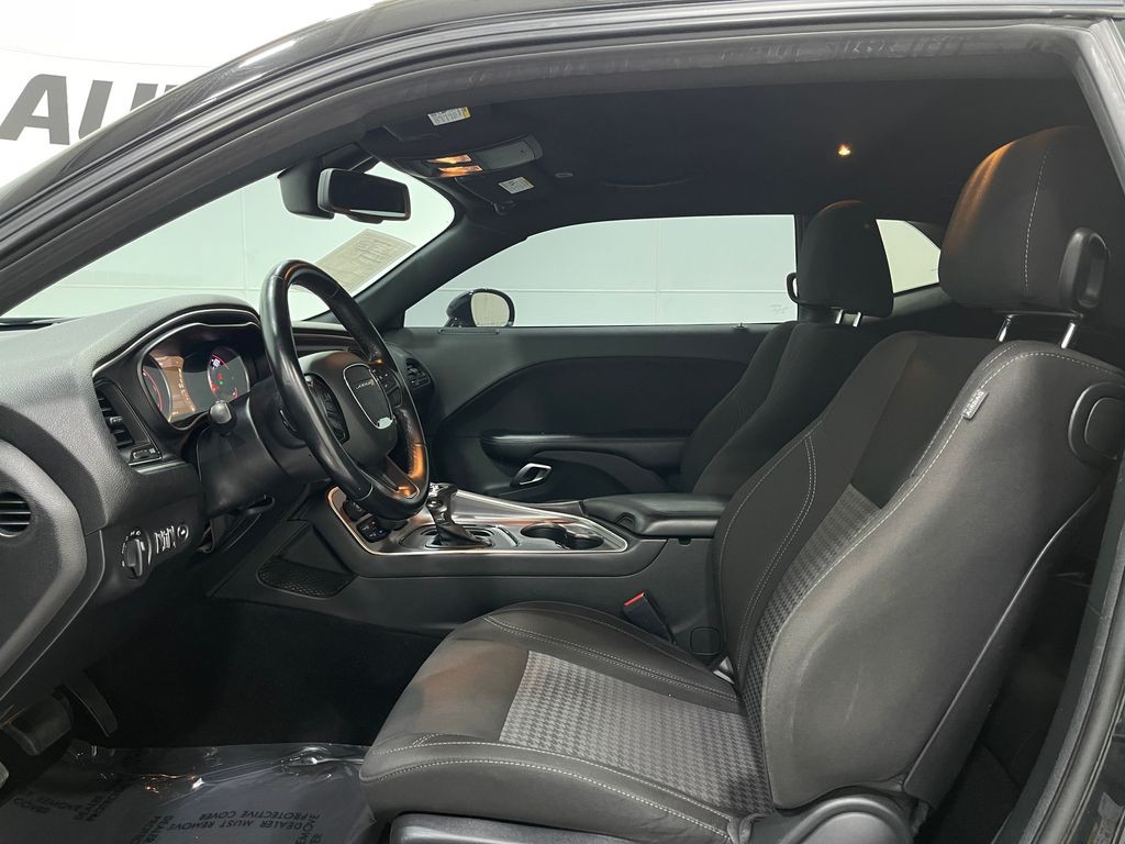 2019 Dodge Challenger Image 10