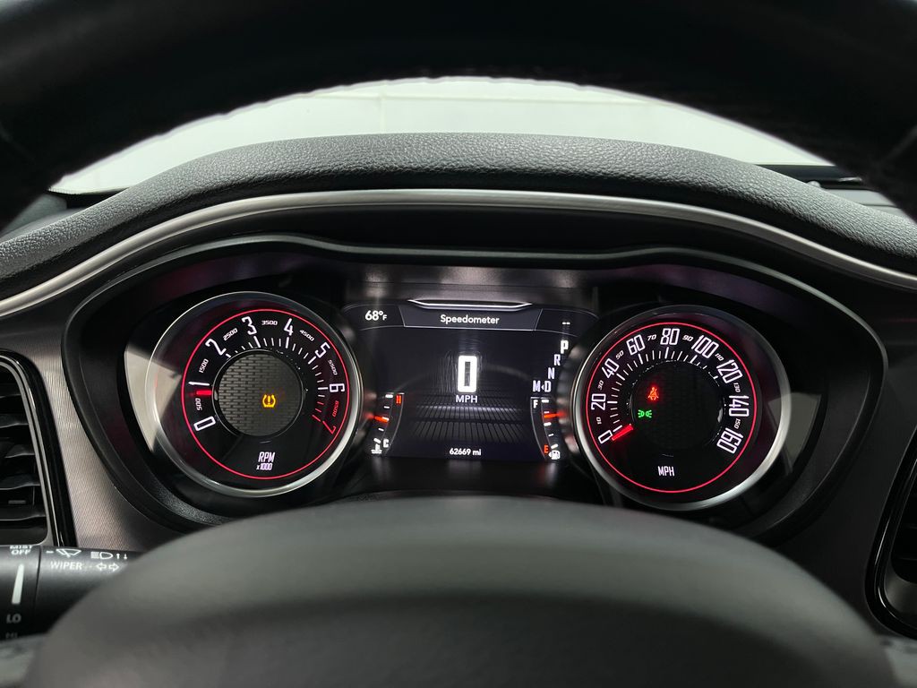 2019 Dodge Challenger Image 19