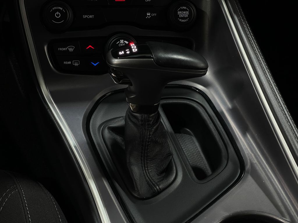 2019 Dodge Challenger Image 25