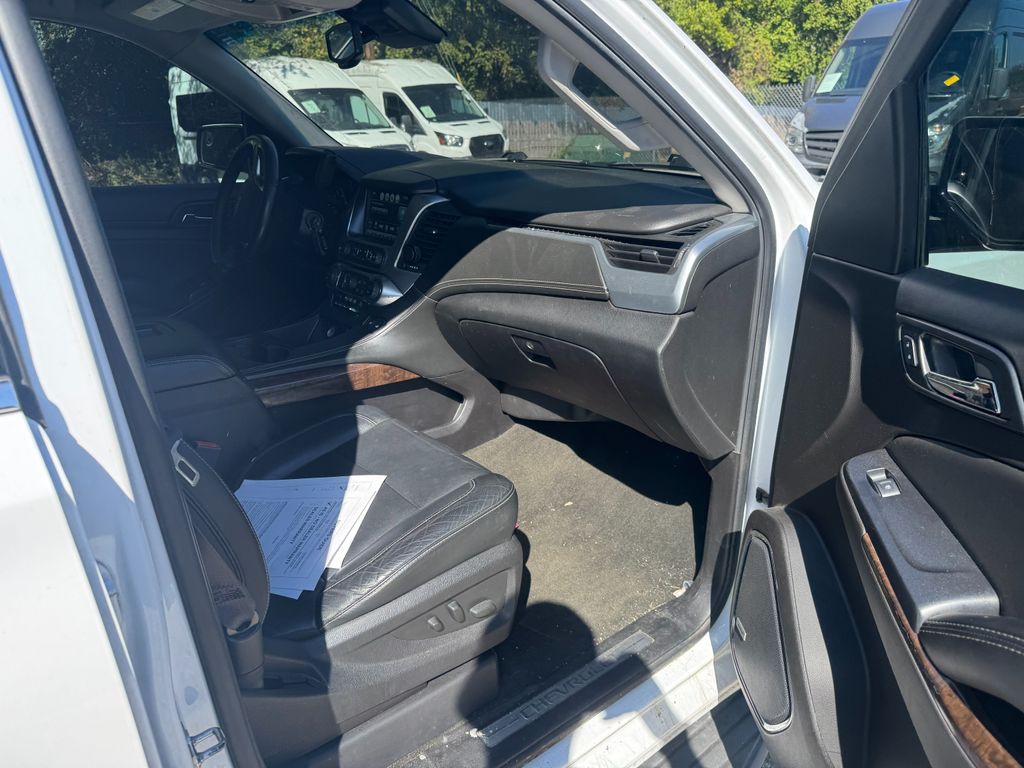 2017 Chevrolet Tahoe Image 6