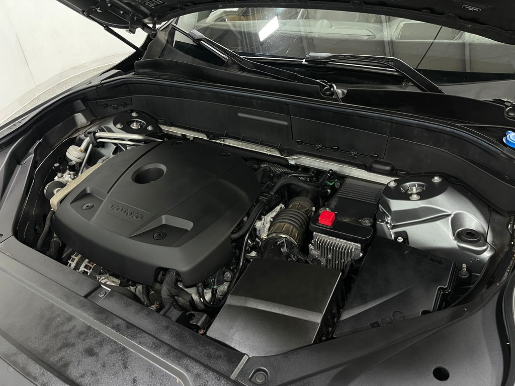 2017 Volvo XC90 Image 28