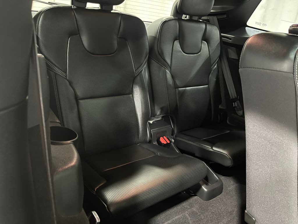 2017 Volvo XC90 Image 32