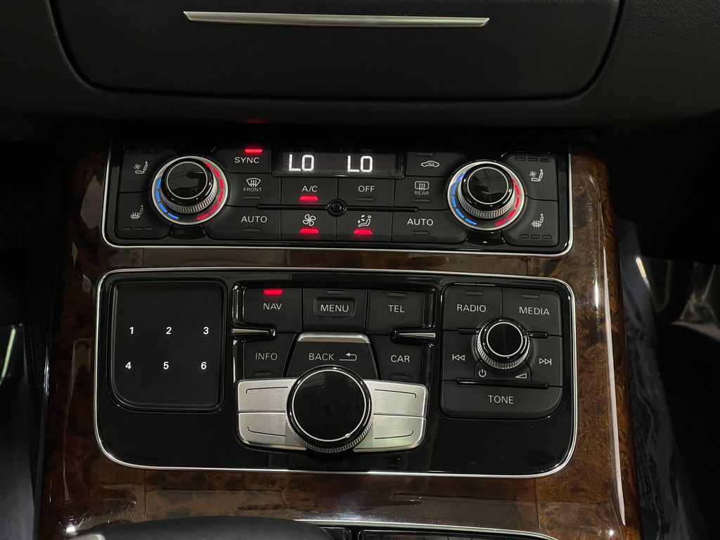 2014 Audi A8 Image 25