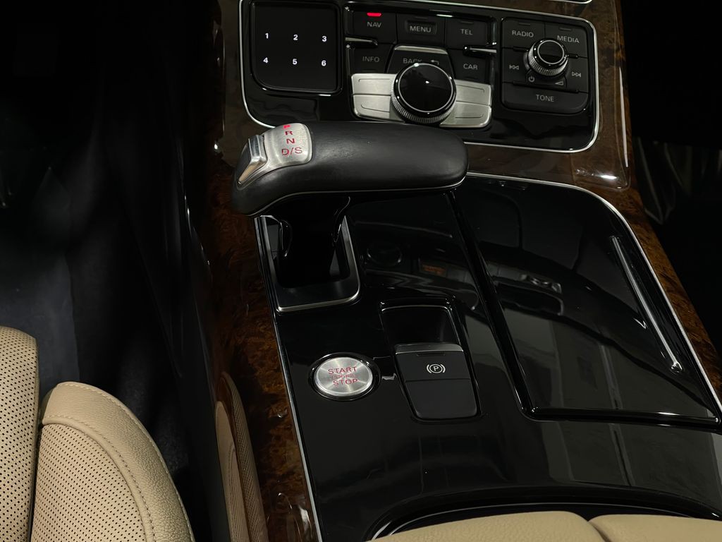 2014 Audi A8 Image 29
