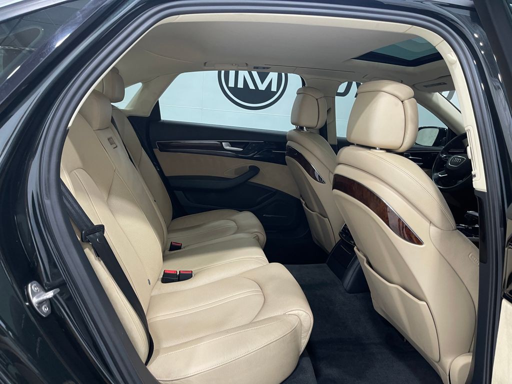 2014 Audi A8 Image 31
