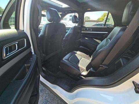 2017 Ford Explorer Image 12
