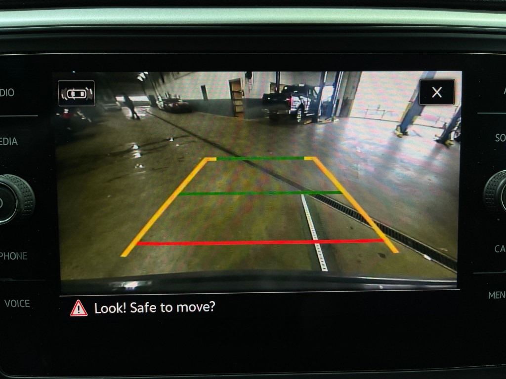 2021 Volkswagen Atlas Cross Sport Image 10