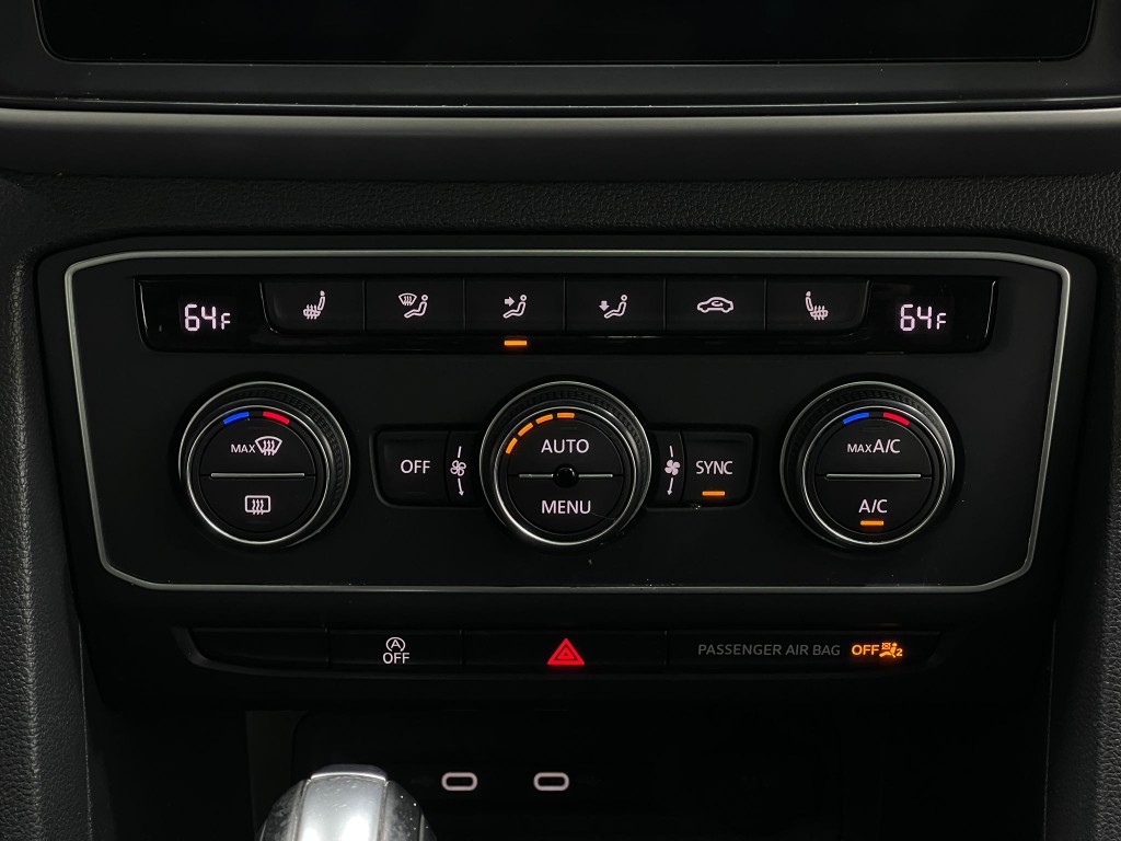 2021 Volkswagen Atlas Cross Sport Image 25