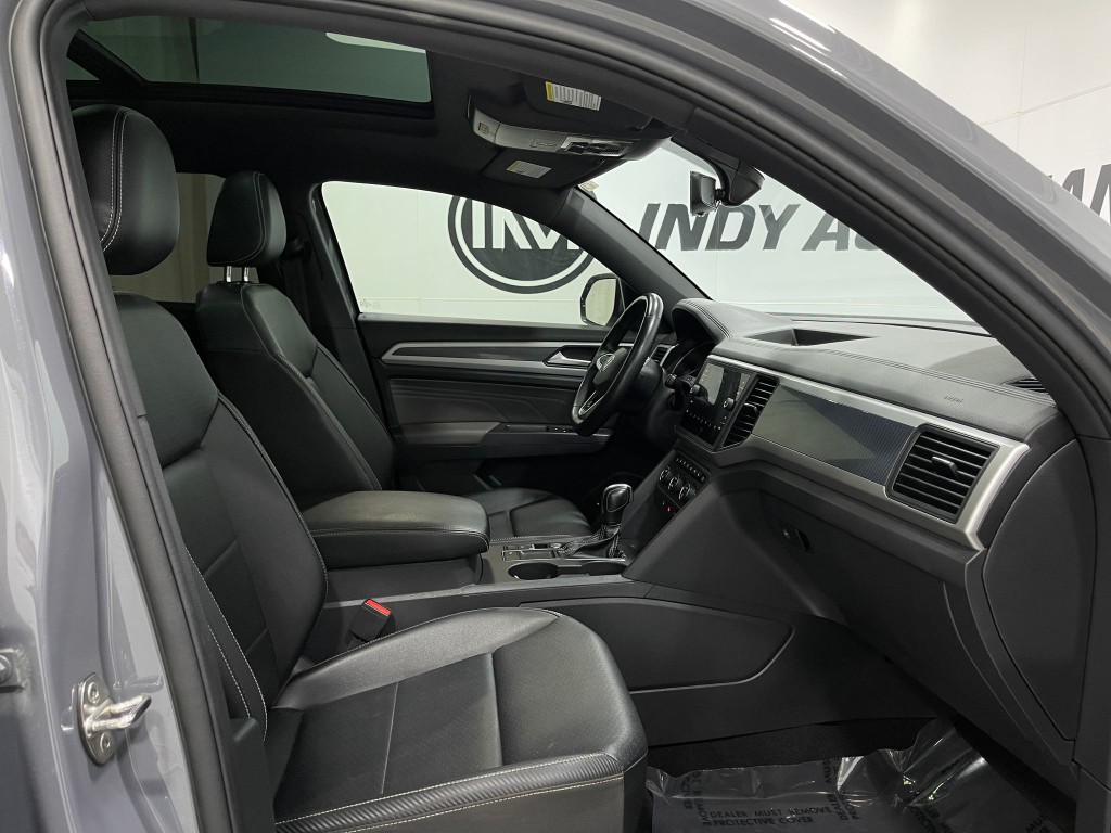 2021 Volkswagen Atlas Cross Sport Image 32