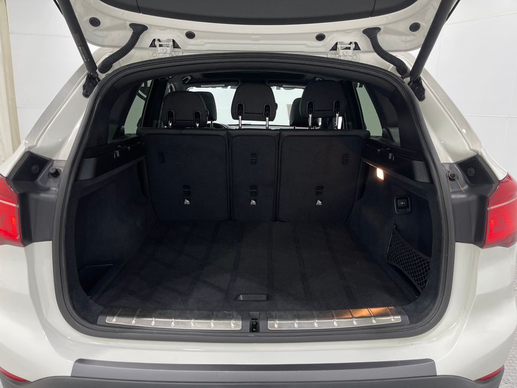 2020 BMW X1 Image 27