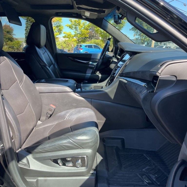 2018 Cadillac Escalade Image 8
