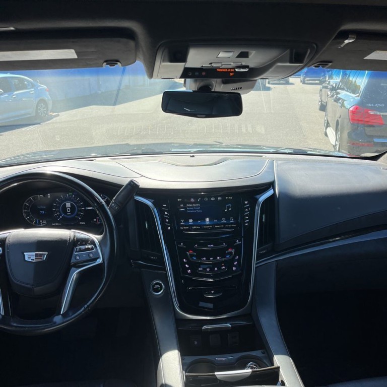 2018 Cadillac Escalade Image 9