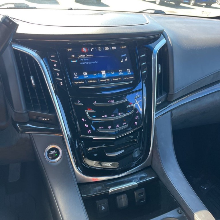 2018 Cadillac Escalade Image 11
